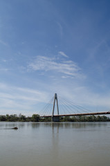 Fototapeta na wymiar 大きな橋と大水