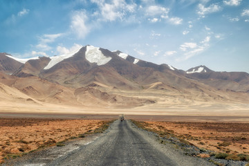 Fototapeta na wymiar Long Pamir Highway M41, taken in Tajikistan in August 2018 taken in hdr