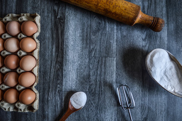 Obraz na płótnie Canvas eggs and kitchen objects