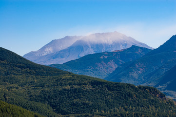 Fototapeta premium Mount Saint Helens on a windy fall day