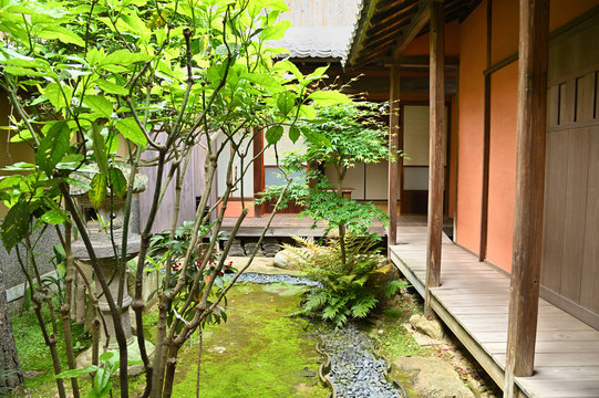 日本住宅 Photos Royalty Free Images Graphics Vectors Videos Adobe Stock