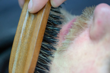 Handwerk Friseur / Frisör - Barber - Bürste und Fön