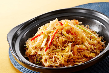 Delicious Chinese cuisine, rice noodle pot
