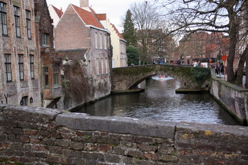 Fototapeta na wymiar Puente canal Brujas