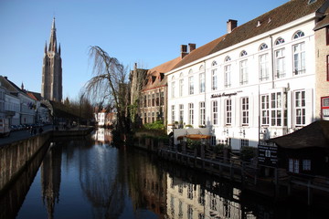 Brujas canal