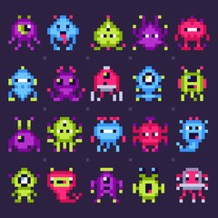 Obraz na płótnie Canvas Pixel space monsters. Arcade video games robots, retro game invaders pixel art isolated vector set