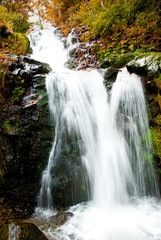 Fototapeta na wymiar Wasserfall Fluß 