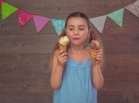 M&auml;dchen mit Eis