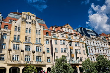 Fototapeta na wymiar Prag, Häuserzeile am Wenzelsplatz