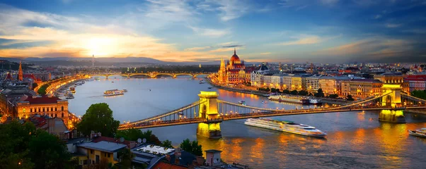 Fototapete Budapest Parlament und Brücken