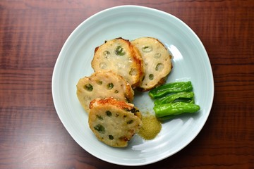 レンコンのはさみ揚げ