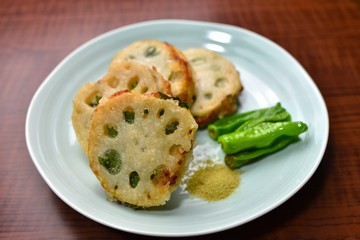 レンコンのはさみ揚げ