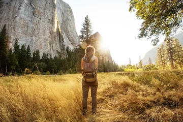 Foto op Plexiglas anti-reflex Happy hiker visit Yosemite national park in California © Maygutyak