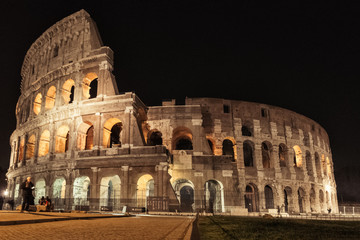 Fototapeta na wymiar View of Colosseum at night