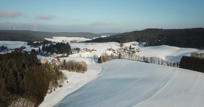 Winterzauber im Schwarzwald aus der Luft