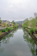 秋雨の倉敷美観地区 倉敷川畔