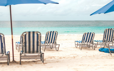 Liegen am Strand auf Barbados in der Karibik