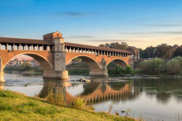 Fototapeta na wymiar Il ponte sul fiume Ticino