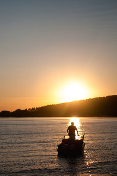  lodka i zakat 13/5000 boat and sunset