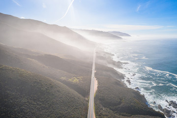 Küstenstrasse California State Route 1 Pazifik Ozean Berge Nebel Drohne