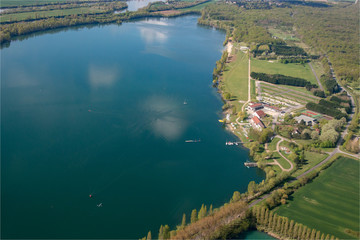vue aérienne de la base de loisirs de Moissons dans les Yvelines en France