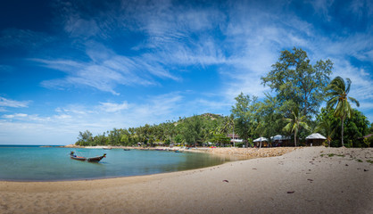 Fototapeta na wymiar Mae Haad Beach - Koh phangan - Thailand