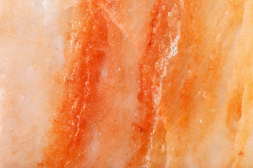 Texture of the Himalayan salt used for cooking