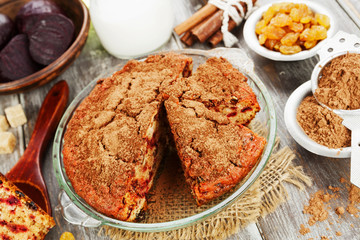 Beetroot pie with raisins