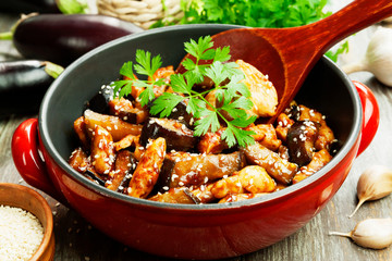 Chicken with eggplants