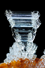 Eiskristalle an Blatt