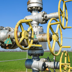 The equipment and technologies on oil fields. Oil well