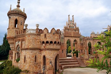 Castello di Colomares, monumento nella forma di un castello dedicato alla vita e alle avventure di Cristoforo Colombo. Costruito in Benalmadena, Malaga,Spagna  è una famosa attrazione turistica