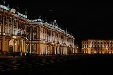 Fototapeta premium Saint Petersbourg de nuit