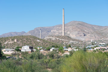 Fototapeta na wymiar View on the city of Hayden Arizona with the stack of the copper ore smelter