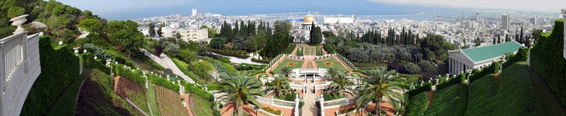Fototapeta na wymiar The panoramic view of the Bahai Gardens • Haifa, Israel