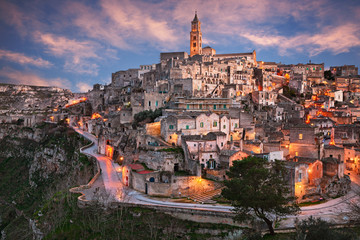 Obraz premium Matera, Basilicata, Italy: landscape at sunset of the old town