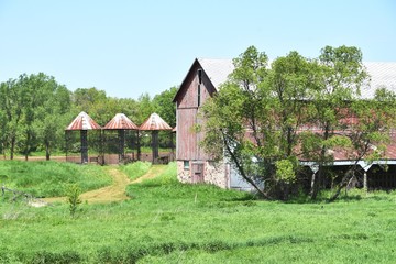 Obraz premium Barn and Bins