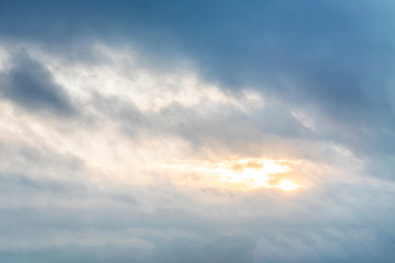 Obraz premium Beautiful bright sky with the sun in the clouds
