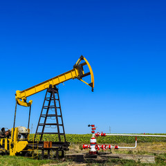 Pumping unit as the oil pump installed on a well