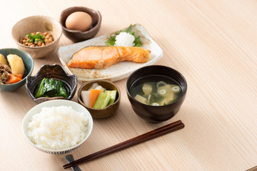 和食の朝食イメージ