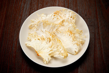 乾燥ヤマブシタケ