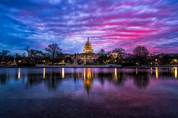 Fototapeta na wymiar Incredible sunrise over the U.S. Capitol