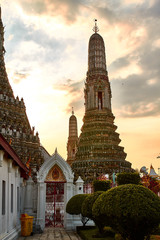 Fototapeta premium Wat Arun Temple at sunset in bangkok Thailand. Wat Arun is a Buddhist temple in Bangkok Yai district of Bangkok