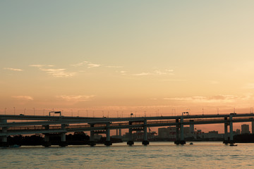 Fototapeta premium (東京都ｰ都市風景)豊洲側から望むお台場方面の夕景１