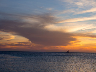 Fototapeta na wymiar Cloudy sunset in Aruba