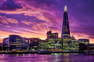 Fototapeta na wymiar Sunset over Southwark in London