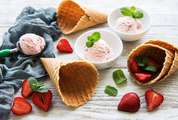 Strawberry ice cream