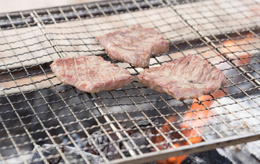 牛タンの炭火焼