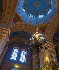 Obraz premium Warsaw, Poland - April 16, 2017: Interior of the Cathedral of St. Mary Magdalene, during the Holy Easter, vertical panoramic view
