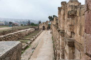 The road leading from South Gate in the ruins of the great Roman city of Jerash - Gerasa, destroyed by an earthquake in 749 AD, located in Jerash city in Jordan © svarshik